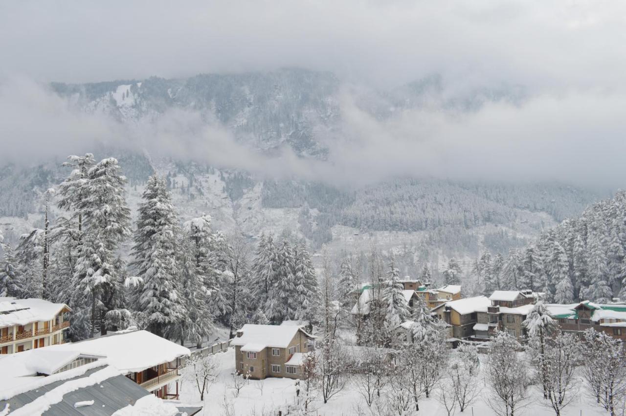 The Orchard Greens Resort - A Centrally Heated Property Manāli Exteriér fotografie