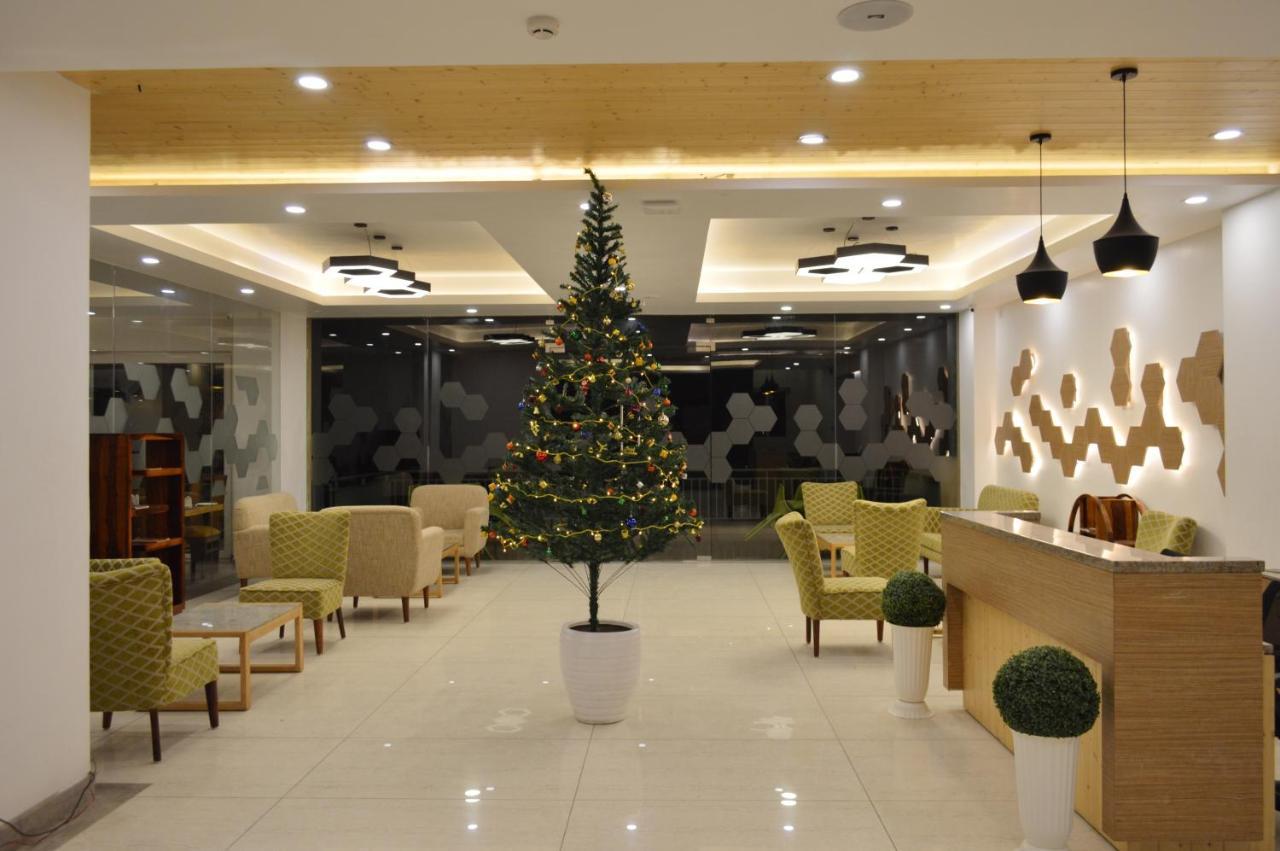 The Orchard Greens Resort - A Centrally Heated Property Manāli Exteriér fotografie